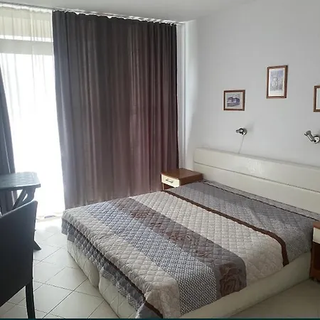 Two-room Sunny For 4 People Sunny Beach