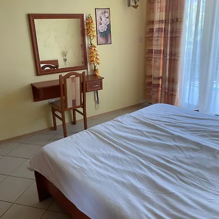 Two-room Sunny For 4 People Apartman Napospart